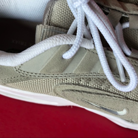 NEW Air Max Triax LE Cobblestone/White CT0171-001 - Picture 4 of 7